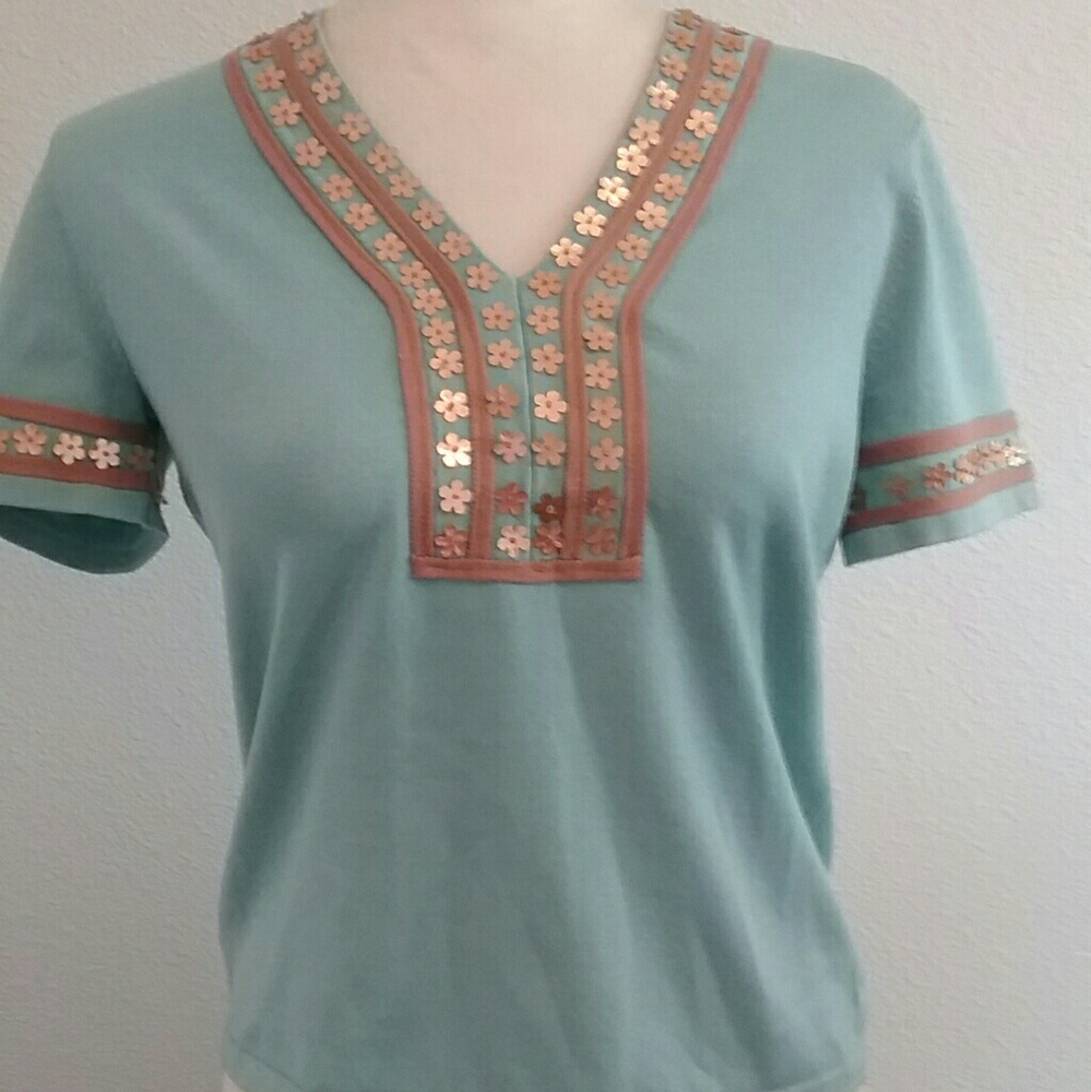 Vintage looking cute top